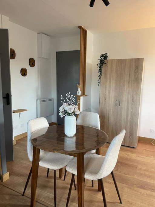 Апартаменти Duplex Bord De L'Eure - Parking Inclus - Jolie Vue Sur La Cathedrale Шартр Екстер'єр фото